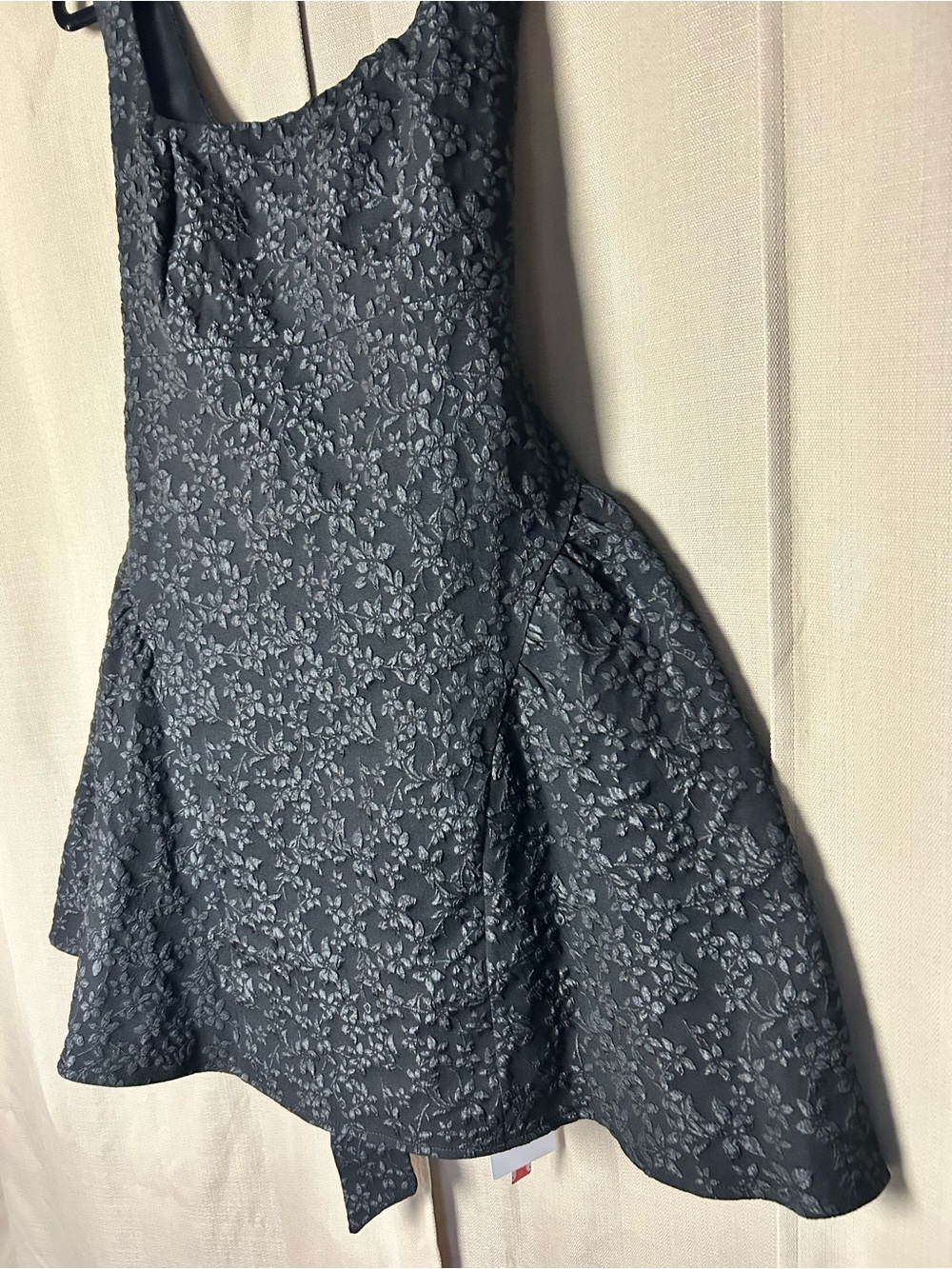 Cider SQUARE NECK FLORAL JACQUARD BACKLESS BOWKNOT MINI DRESS CURVE & PLUS - Picture 4 of 9